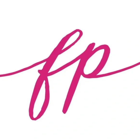 $15+ starts!FREE PEOPLE, AERIE and 80 SKIMS bras! At 4:30 Pm pacific time - Picture 10 of 14